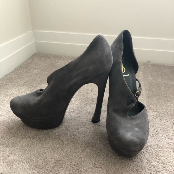 Yves Saint Laurent Suede Pumps Size 40.5 - Picture 2 of 9